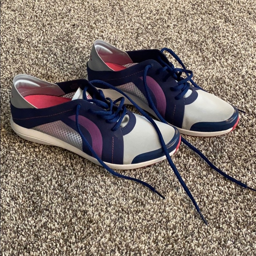 Aetrex Sloane Sneaker in Navy